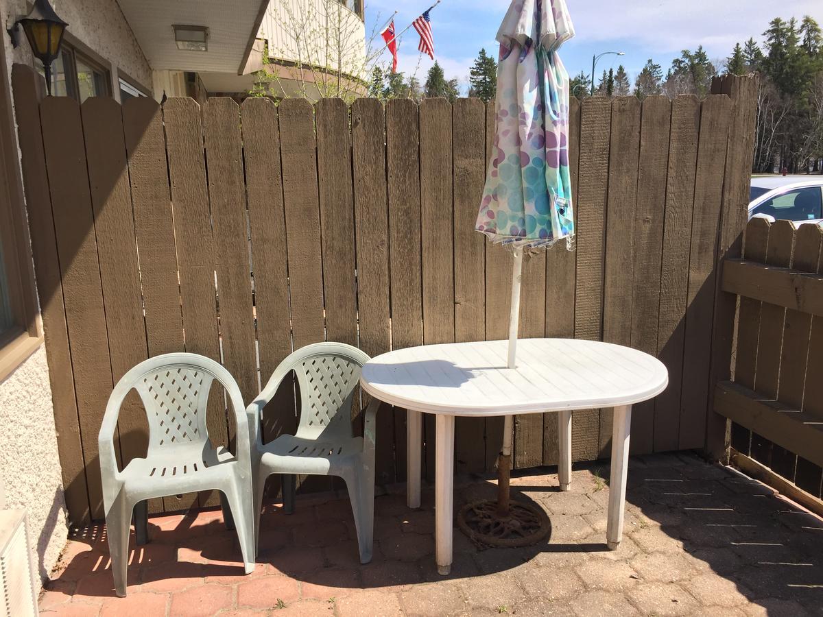 Falcon Lake Hotel Екстериор снимка