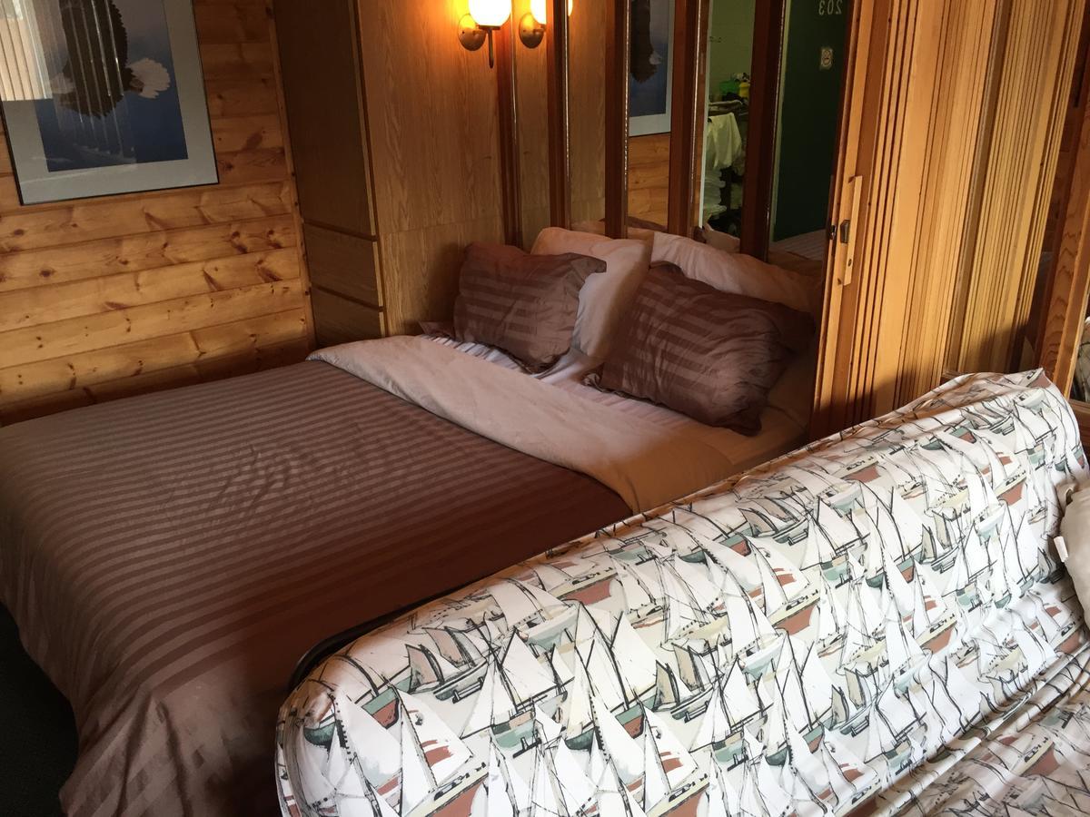 Falcon Lake Hotel Екстериор снимка