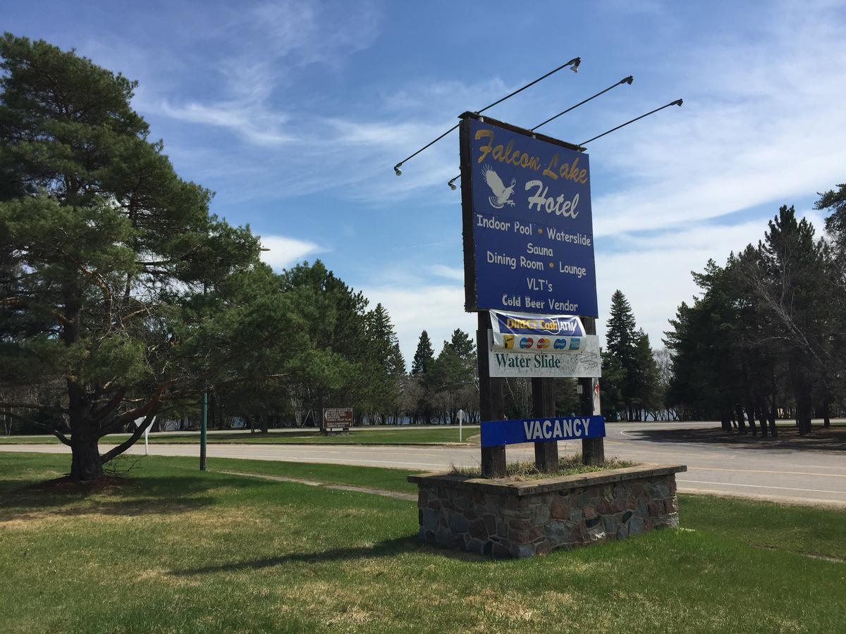 Falcon Lake Hotel Екстериор снимка